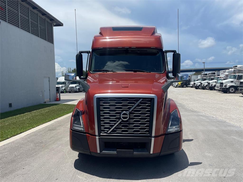 Volvo VNL64T860 Truck Tractor Units