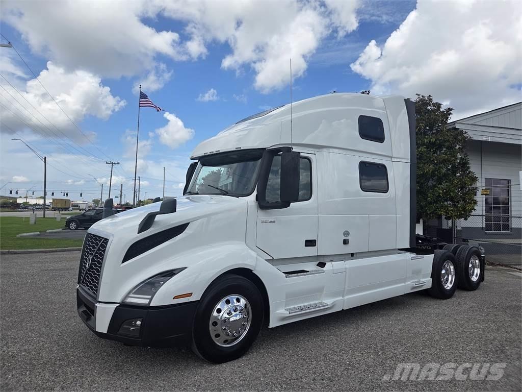Volvo VNL64T860 Truck Tractor Units