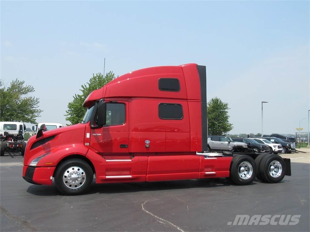 Volvo VNL64T860 Truck Tractor Units