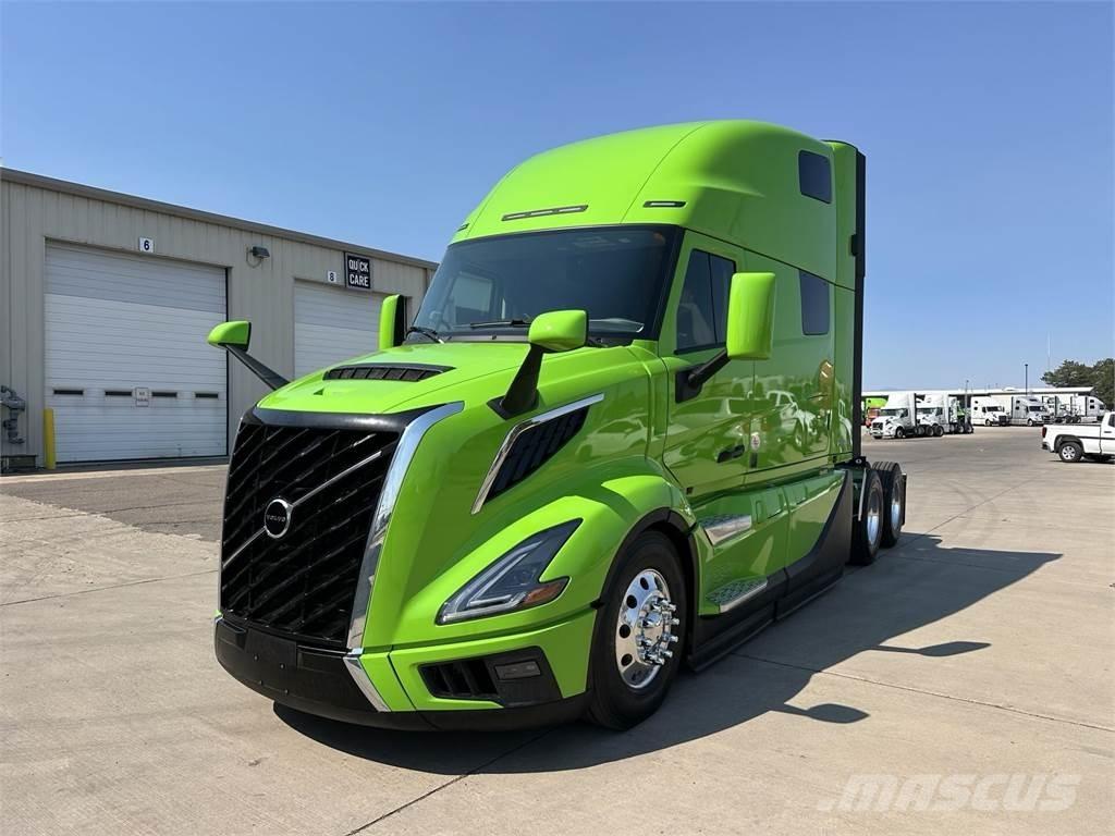 Volvo VNL64T860 Truck Tractor Units
