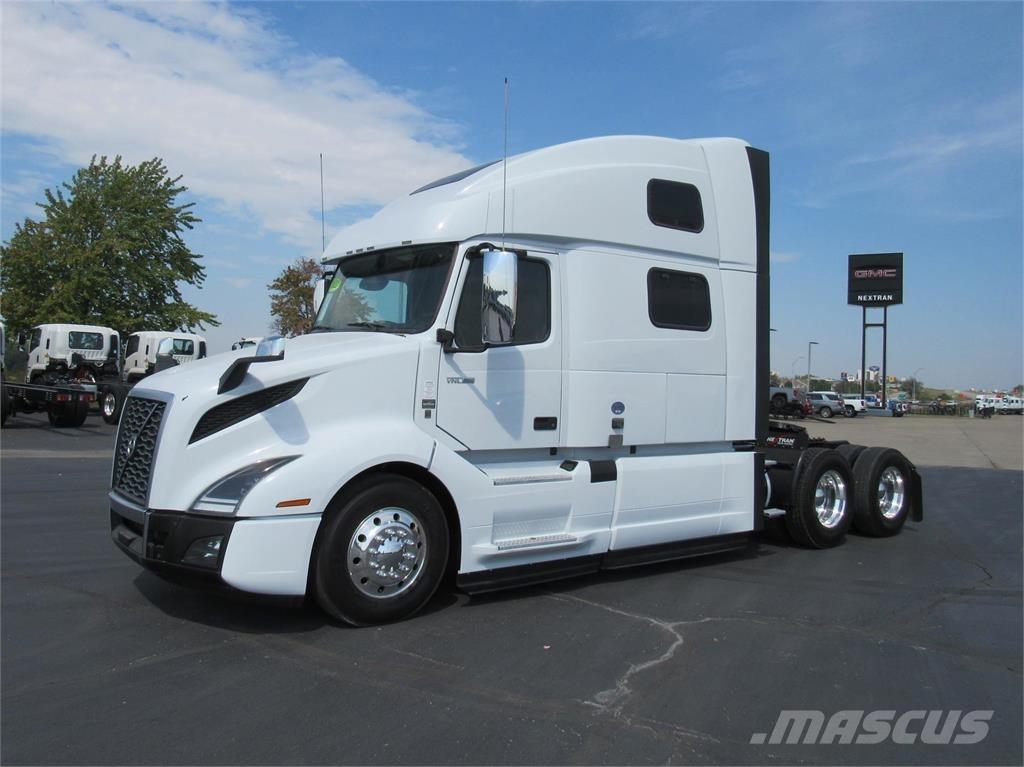 Volvo VNL64T860 Truck Tractor Units