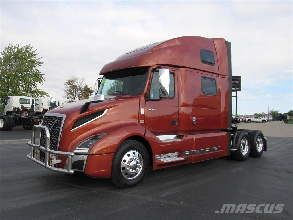 Volvo VNL64T860 Truck Tractor Units