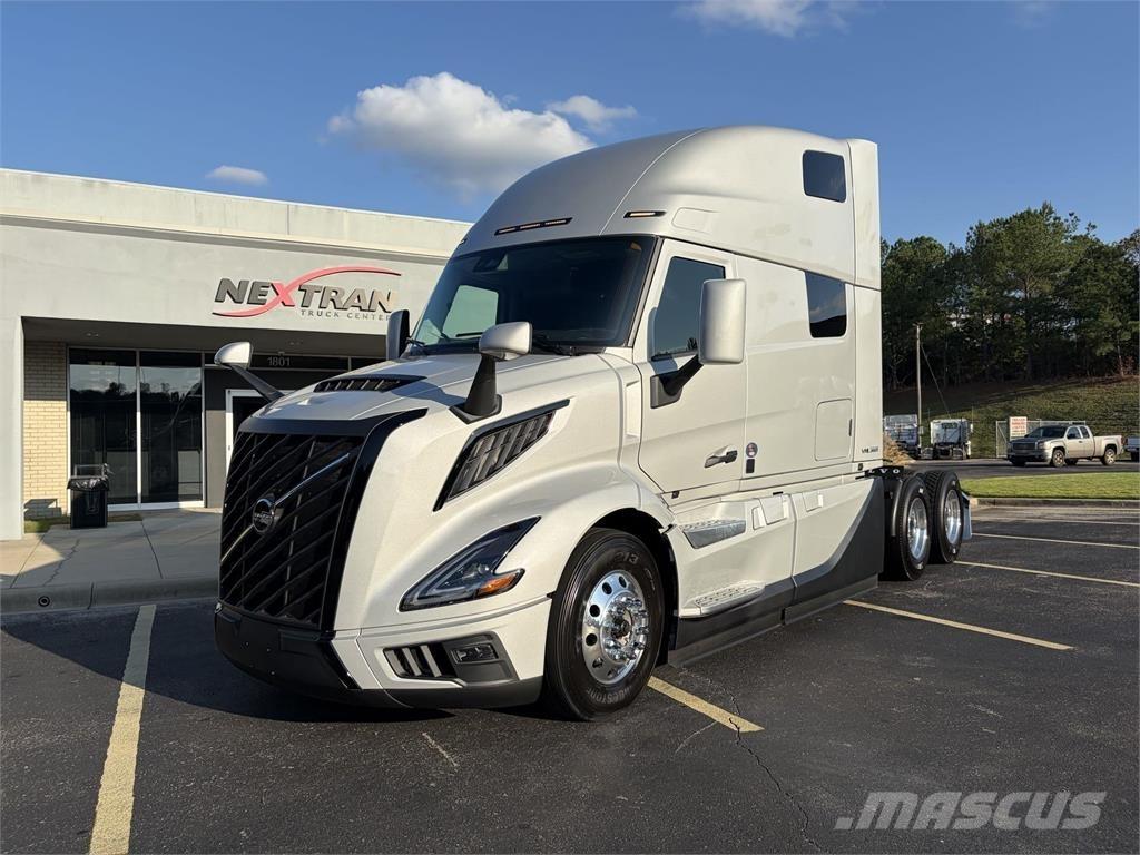 Volvo VNL64T860 Truck Tractor Units