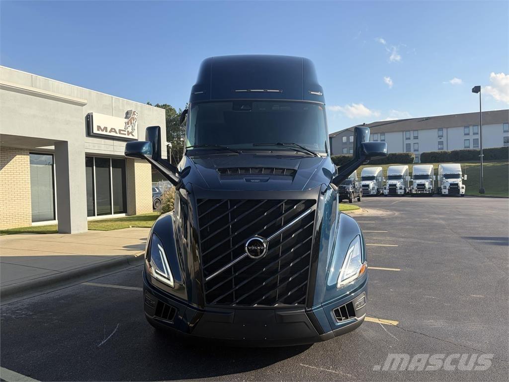 Volvo VNL64T860 Truck Tractor Units
