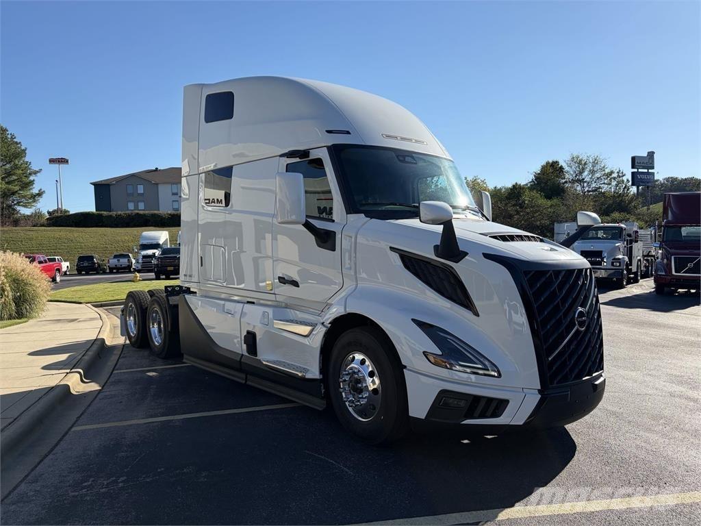 Volvo VNL64T860 Truck Tractor Units