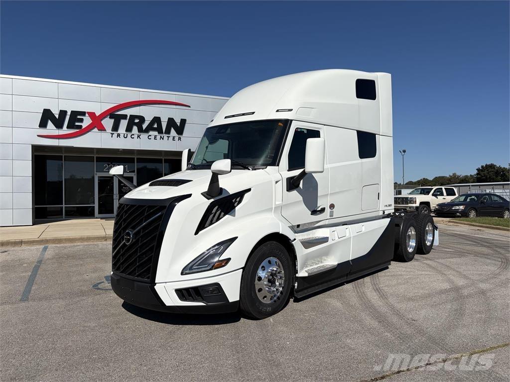 Volvo VNL64T860 Truck Tractor Units