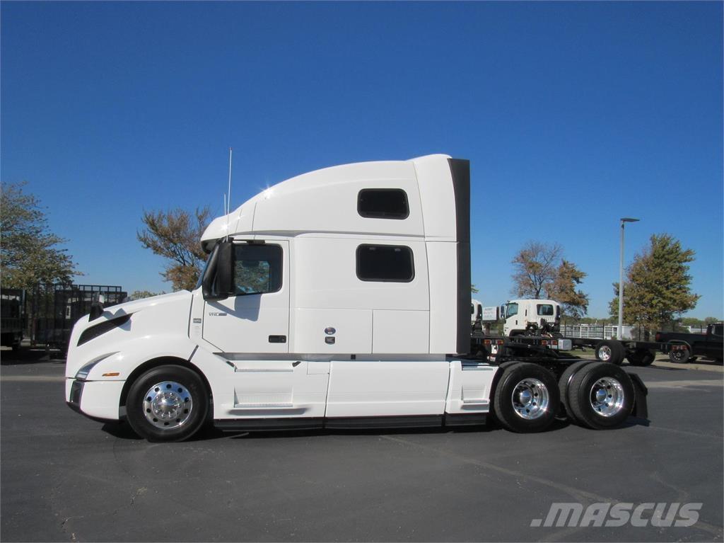 Volvo VNL64T860 Truck Tractor Units