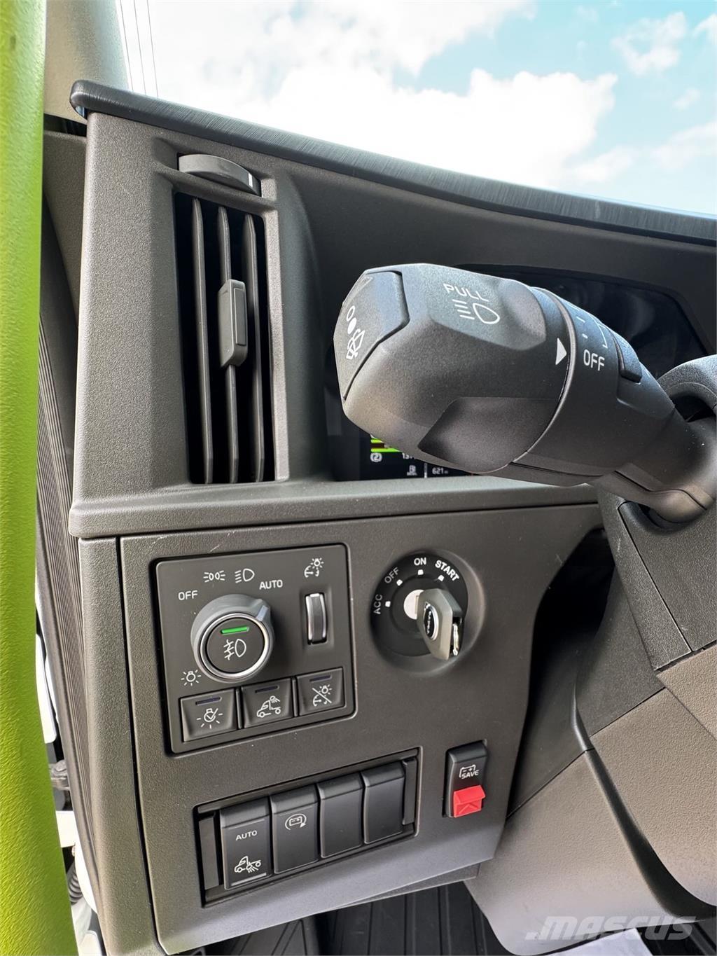 Volvo VNL64T860 Truck Tractor Units