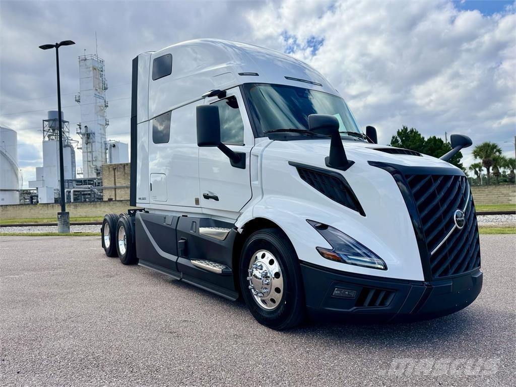 Volvo VNL64T860 Truck Tractor Units