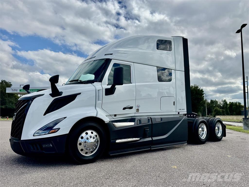 Volvo VNL64T860 Truck Tractor Units