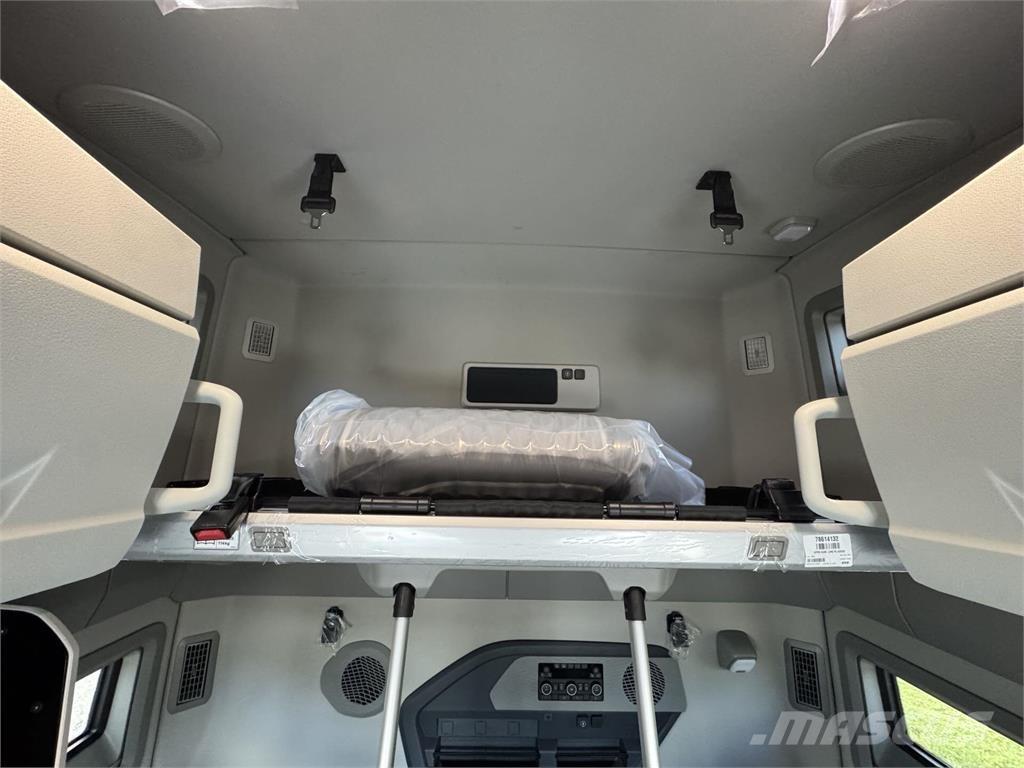 Volvo VNL64T860 Truck Tractor Units