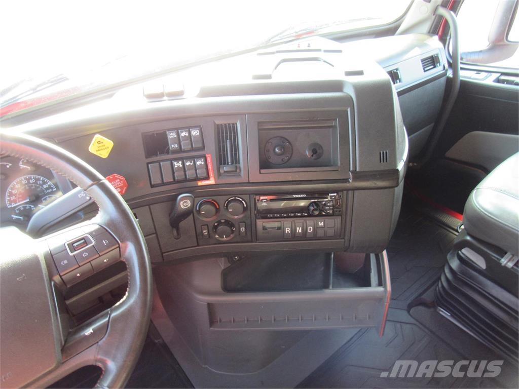 Volvo VNL64T860 Truck Tractor Units