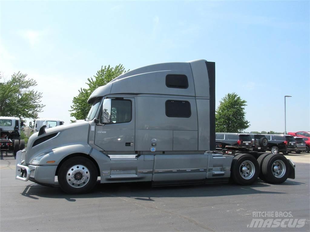 Volvo VNL860 Truck Tractor Units
