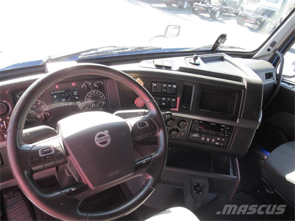 Volvo VNL860 Truck Tractor Units