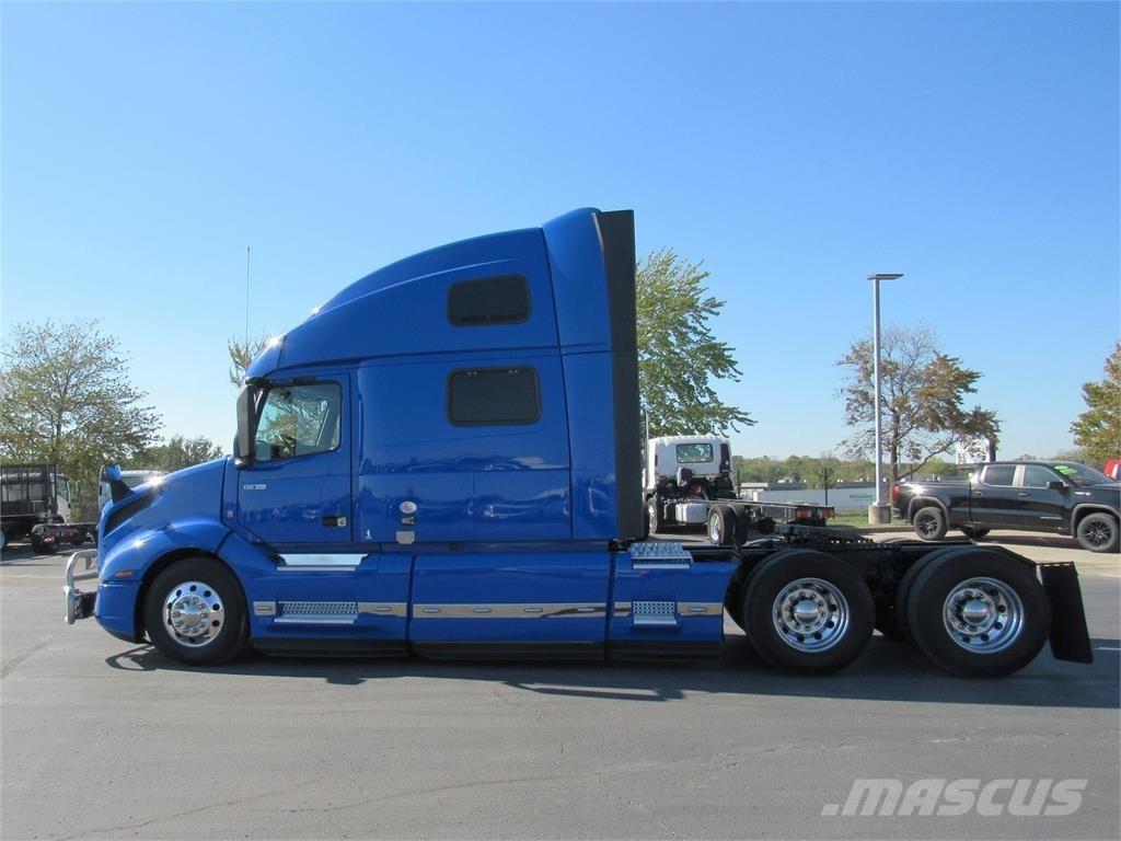 Volvo VNL860 Truck Tractor Units