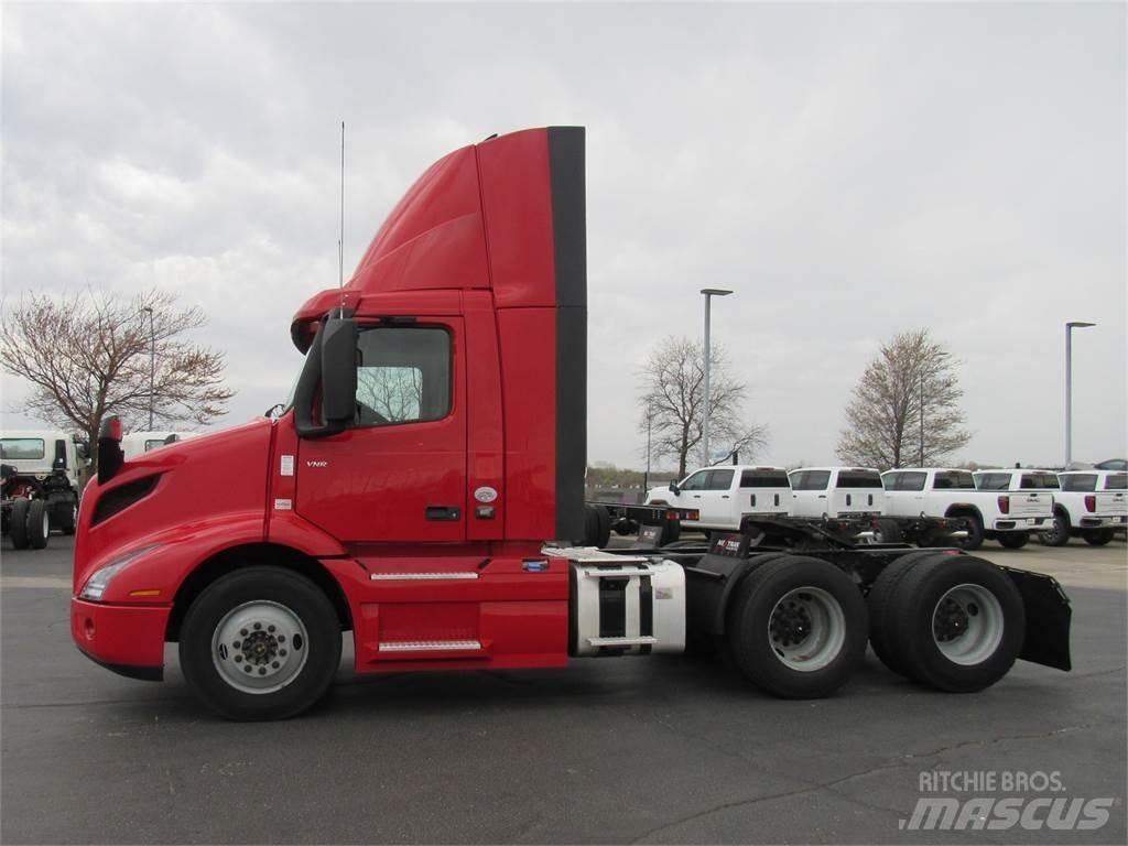 Volvo VNR64T300 Truck Tractor Units
