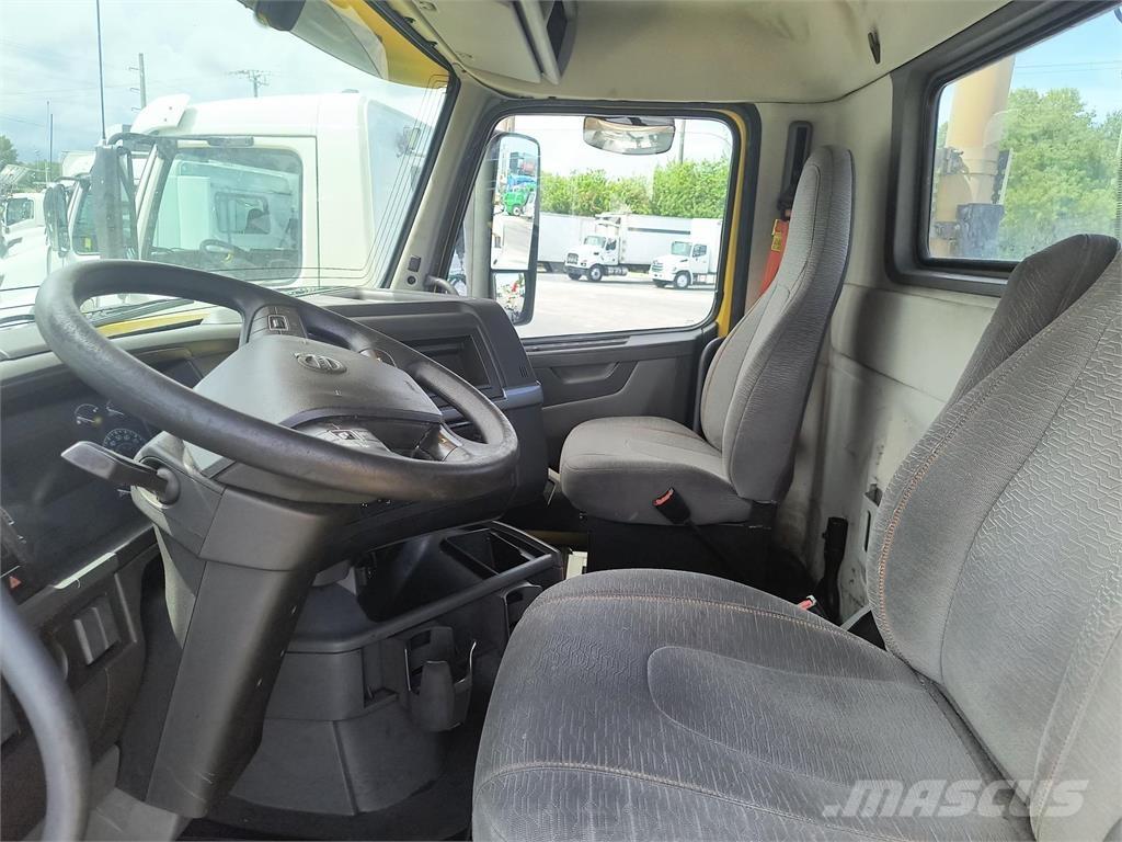 Volvo VNR64T300 Truck Tractor Units