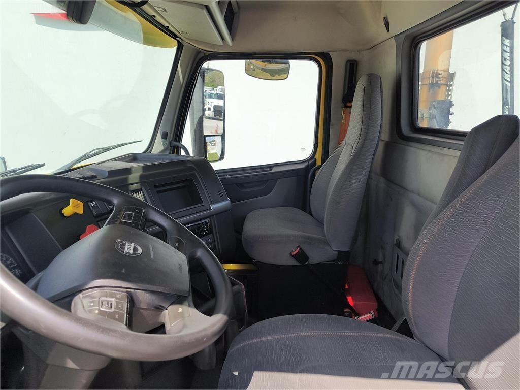 Volvo VNR64T300 Truck Tractor Units