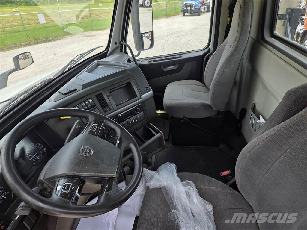 Volvo VNR64T300 Truck Tractor Units
