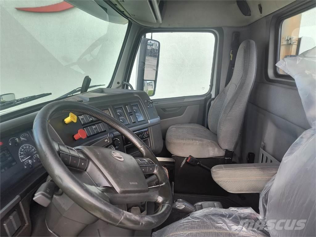 Volvo VNR64T300 Truck Tractor Units