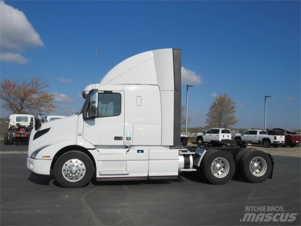 Volvo VNR64T400 Truck Tractor Units
