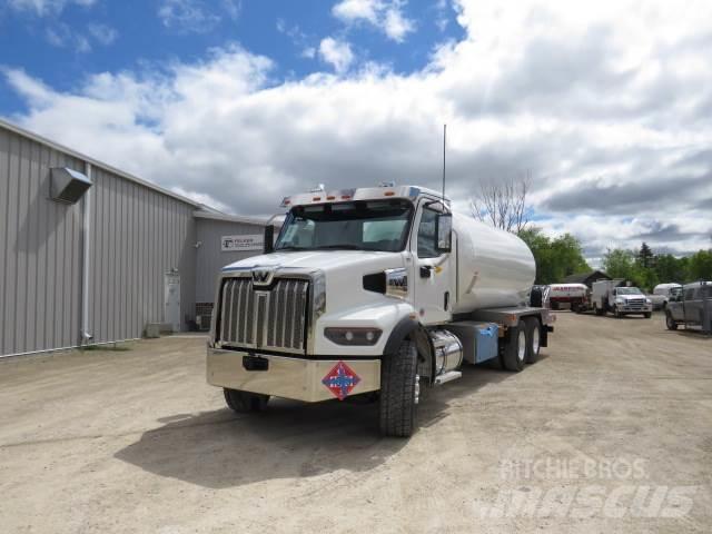 Western Star 47X Truck Tractor Units
