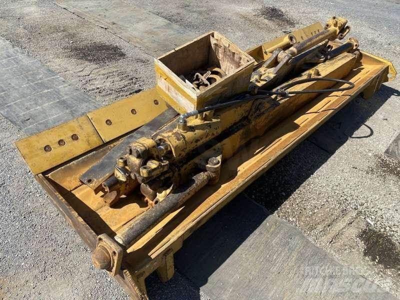 CAT D3B Crawler dozers