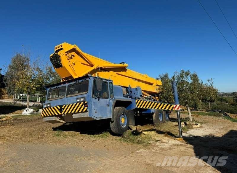 Condor 125/S All terrain cranes
