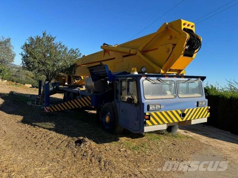 Condor 125/S All terrain cranes