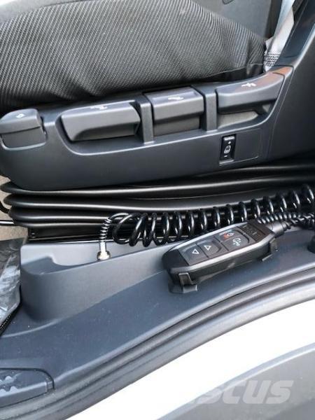 DAF XD Skip loader trucks