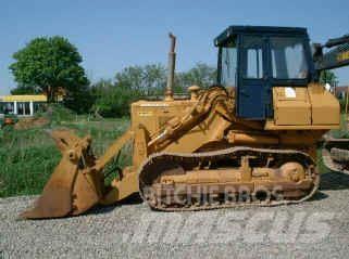 Komatsu D53S Crawler FEL's