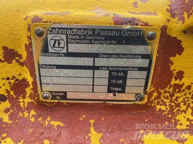 CASE 821 c axles Axles