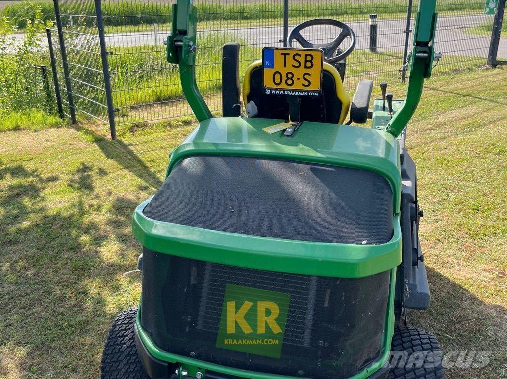 John Deere 1580 Rough, trim and surrounds mowers