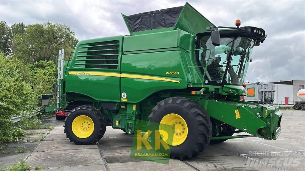 John Deere W650 Combine harvesters
