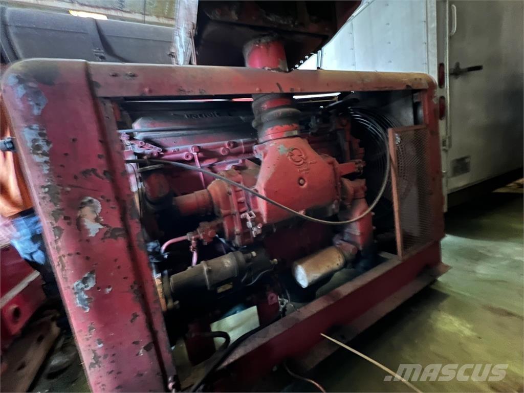 Detroit 671 Engines