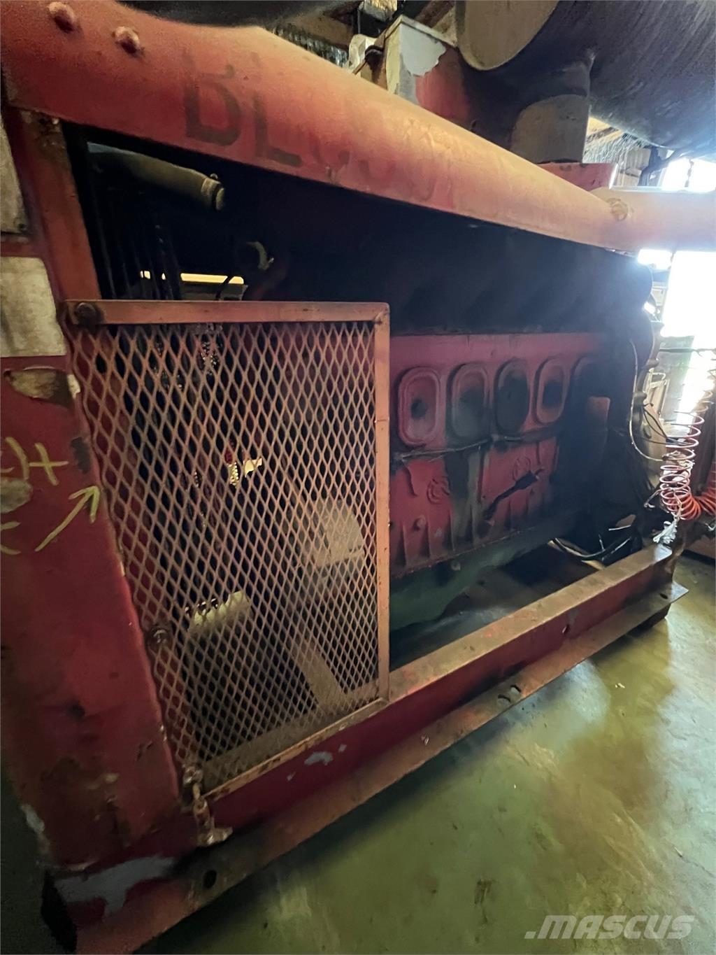Detroit 671 Engines