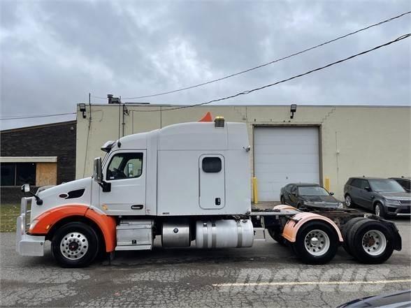 Peterbilt 579 Truck Tractor Units