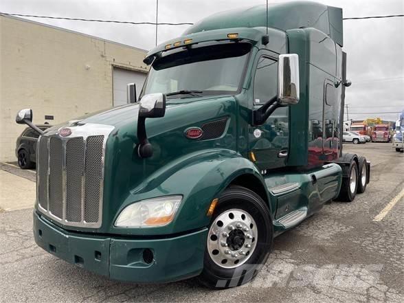 Peterbilt 579 Truck Tractor Units
