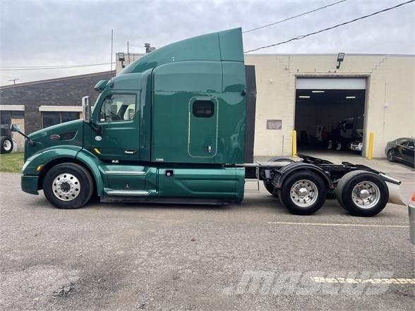 Peterbilt 579 Truck Tractor Units