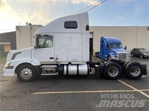Volvo VNL64T670 Truck Tractor Units