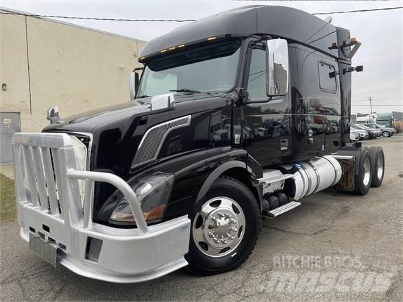Volvo VNL64T730 Truck Tractor Units