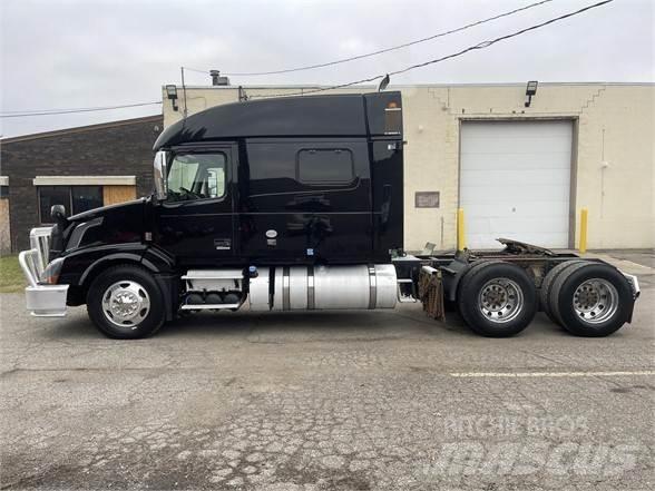 Volvo VNL64T730 Truck Tractor Units