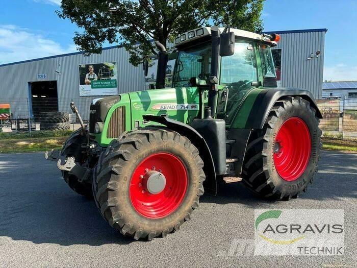 Fendt 714 VARIO Tractors