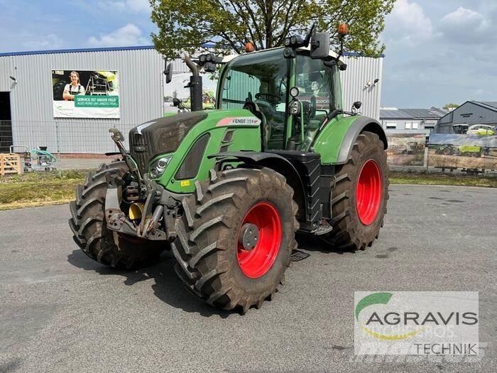 Fendt 724 VARIO S4 Tractors