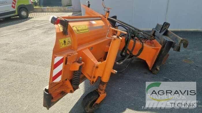  GEBRAUCHTES KLEINGERÄT Wood splitters, cutters, and chippers