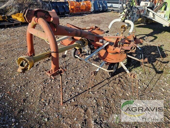 Kuhn GF 452 M Rakes and tedders