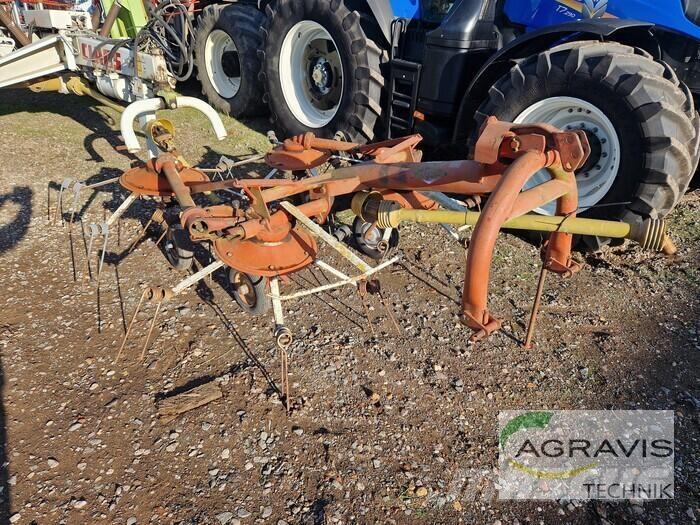 Kuhn GF 452 M Rakes and tedders