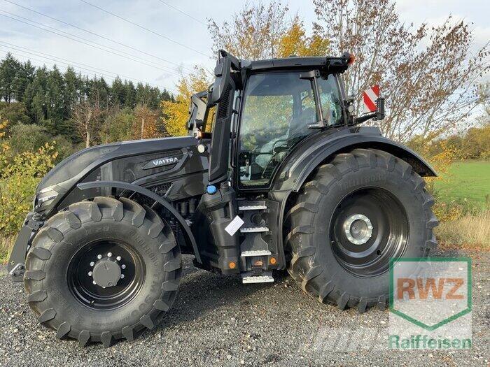 Valtra Q305 Tractors