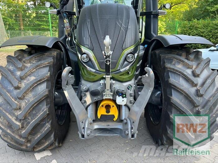 Valtra T255Versu Tractors