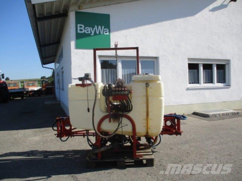  IS 600 #995 Manure spreaders